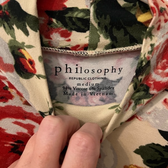 LIKE NEW Philosophy Floral Mockneck long sleeve blouse shirt - floral - Sz M - Picture 2 of 2